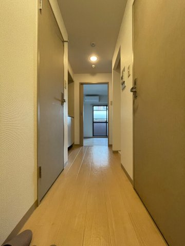 マイステージ逆瀬川の内装|明るい室内です