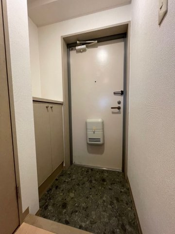 マイステージ逆瀬川の玄関|落ち着いた玄関です