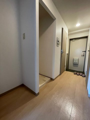マイステージ逆瀬川の居間・リビング|こちらのリビングで趣味の時間をお楽しみください