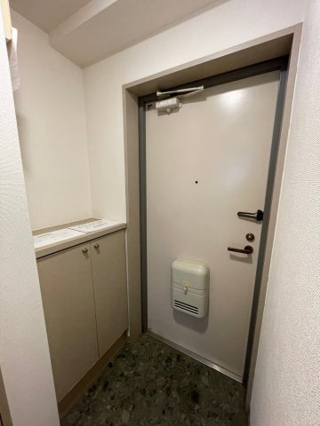 マイステージ逆瀬川の玄関|ゆったりとした玄関です