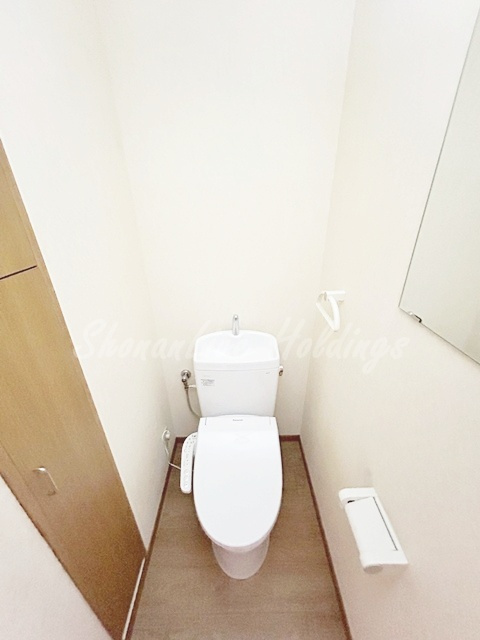 藤沢市本鵠沼２丁目の賃貸マンションのトイレ