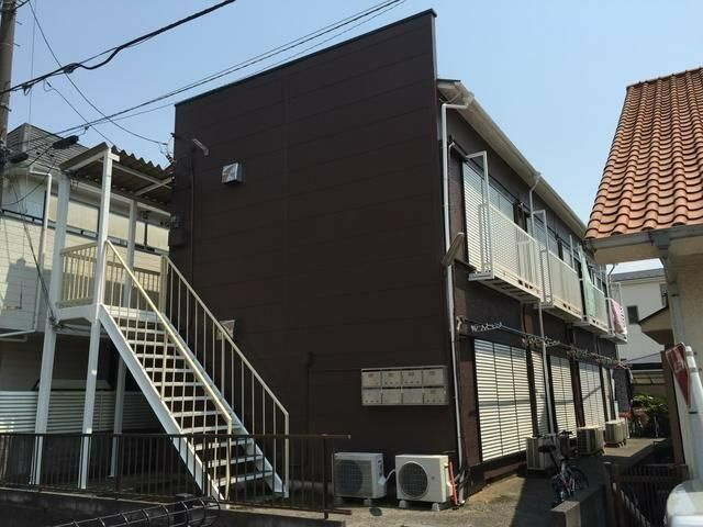 ポルシェ厚木の外観