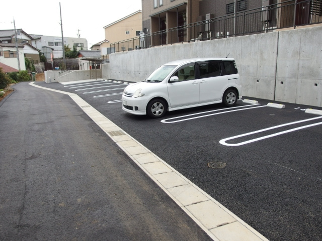 リーベ美合の駐車場
