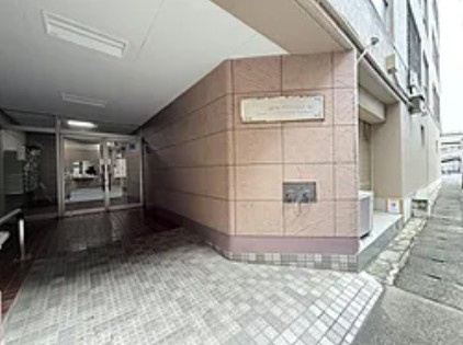 八王子市追分町の賃貸マンションのエントランス