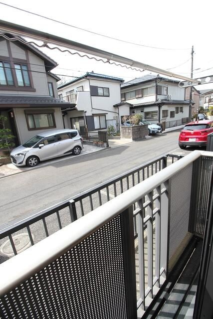 相模原市南区大野台４丁目のアパートのバルコニー