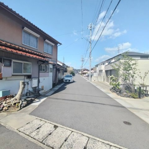 ６６７９２　岐阜市八代２丁目土地の前面道路含む現地写真