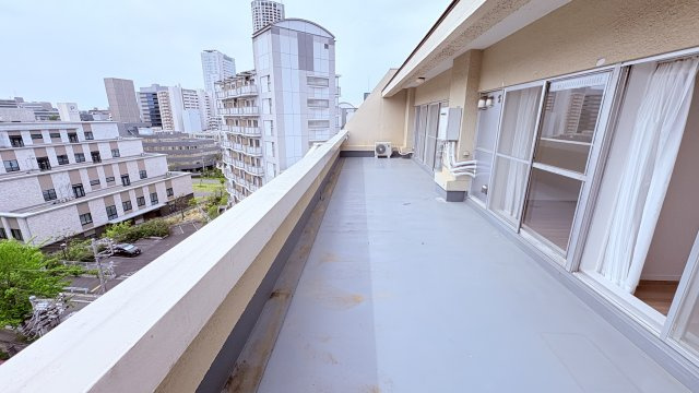 ★仲介手数料半額★まんしょん中目黒（戦争終了後の不動産上昇前に検討しましょう）のバルコニー