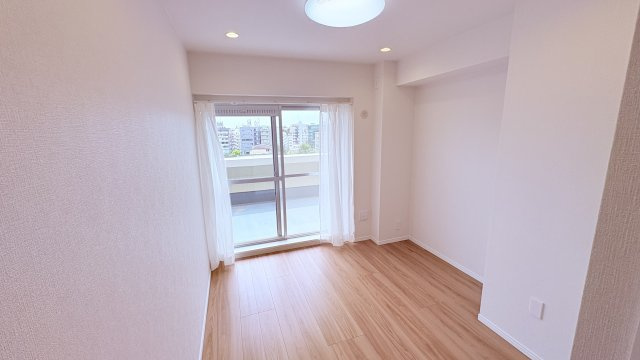 ★仲介手数料半額★まんしょん中目黒（戦争終了後の不動産上昇前に検討しましょう）の洋室