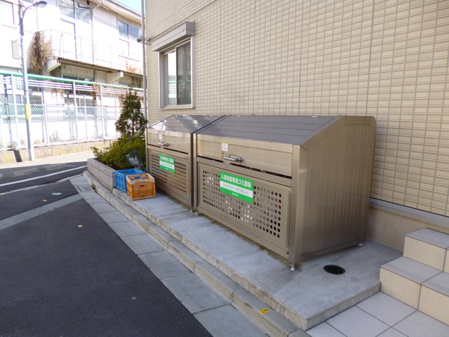 シェルハウス上中里Cのその他共用部分|敷地内ゴミ置き場です！