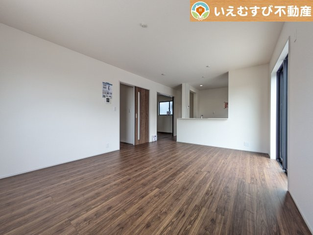 Livele Garden.S　大泉第16寄木戸の居間・リビング|ご家族みんながゆったりくつろげるリビング
ゆとりの空間でくつろいだり遊んだり、家族の時間が楽しみですね♪