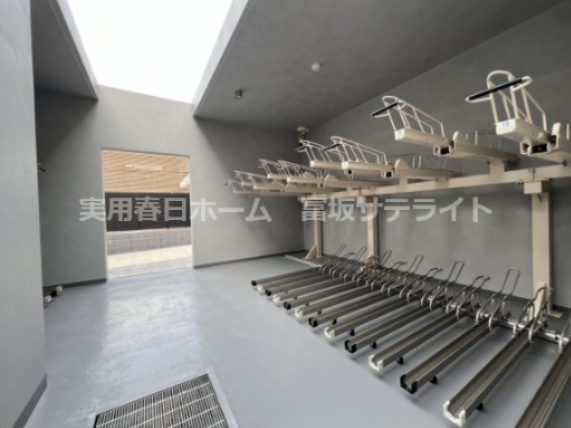【駐車場】