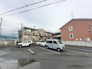 【駐車場】 | オランダ村　Ｇ棟 | 駐車場に車を止められます