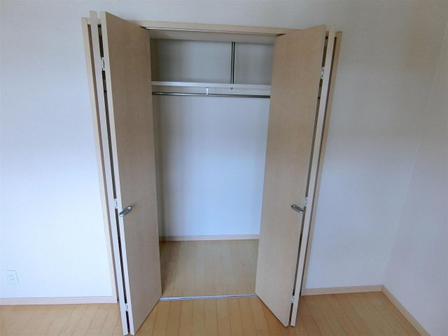 ロイヤルタワー花畑駅前の収納|同物件の別号室のお部屋です。現況を優先とします。