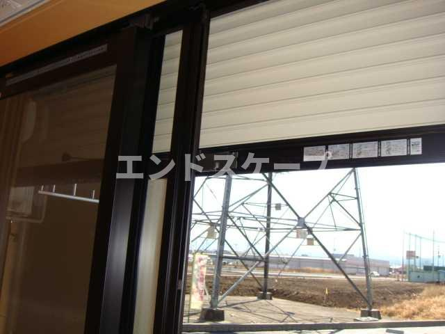 レジェンドの設備|１階シャッター
高崎、前橋のお部屋探しはエンドスケープまで！お客様の理想お聞かせ下さい♪