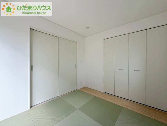 いわき市平第21　新築戸建　1号棟の和室|小さなお子さまのいる方におすすめ！リビング横の和室でお子様が遊んでる様子も確認できます(^^)/
