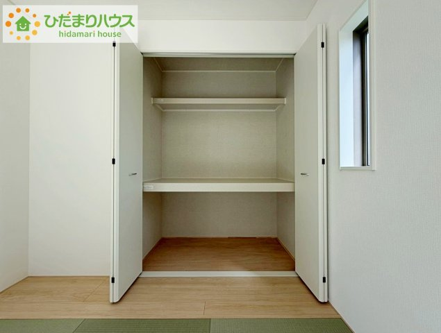 いわき市平第21　新築戸建　1号棟の収納|和室の収納は横開きクローゼット！
しまった物の出し入れも楽々です(^^)