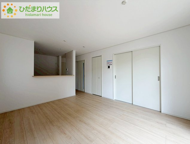 いわき市平第21　新築戸建　1号棟の居間・リビング|お子様が元気に遊べる広々としたリビングです。