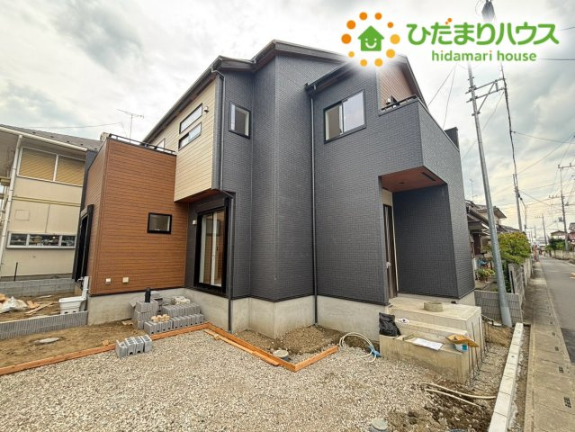 鴻巣市吹上本町2丁目　新築一戸建て　ブルーミングガーデン　01