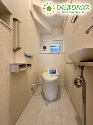 鴻巣市吹上本町2丁目　新築一戸建て　ブルーミングガーデン　01のトイレ
