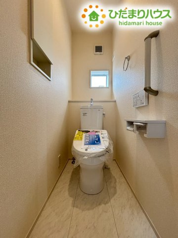 鴻巣市吹上本町2丁目　新築一戸建て　ブルーミングガーデン　01のトイレ