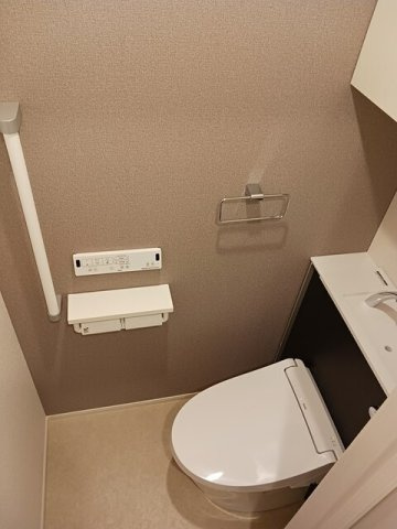 ＣＯＣＯＴＩ　ＢＡＳＥのトイレ|落ち着いたトイレです
