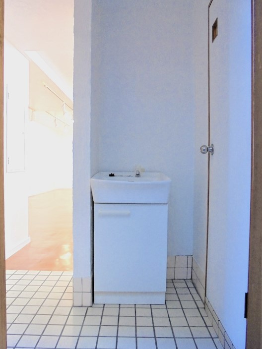 サンヒルズ稲荷台の洗面所|コンパクトで使いやすい洗面所