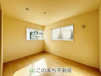 【洋室】 | LiveleGarden.S　下野烏ケ森　 | 2面採光の明るい室内☆