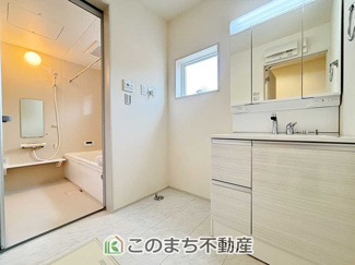【独立洗面台】 | LiveleGarden.S　下野烏ケ森　 | オシャレな洗面台♪身支度も楽しくなりますね♪
