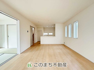 【居間・リビング】 | LiveleGarden.S　下野烏ケ森　 | 開放感のある大きなリビング♪

