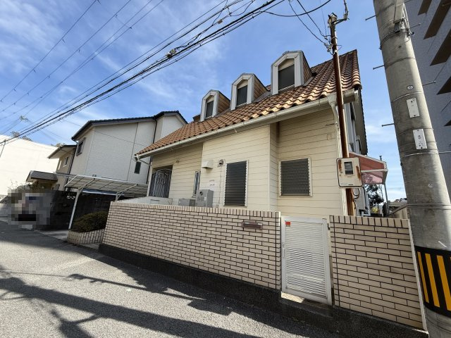 ライフフィールド吹上2丁目1区画のその他|【アフターサービスシステム】
■お引渡しから6か月／2年／5年／10年の4回の定期点検
■10年保証≪新築住宅瑕疵保険 JIOわが家の保険≫
■最長35年の地盤保証