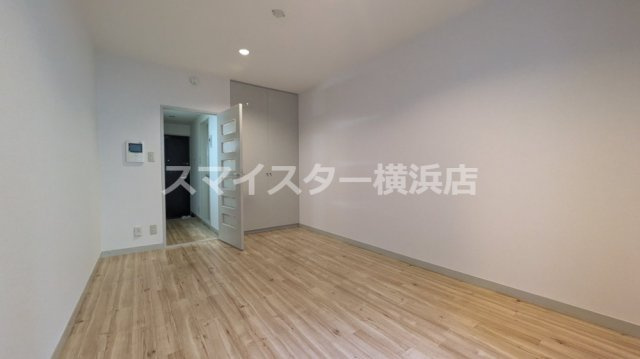 横浜市西区北軽井沢の賃貸マンションの居間・リビング