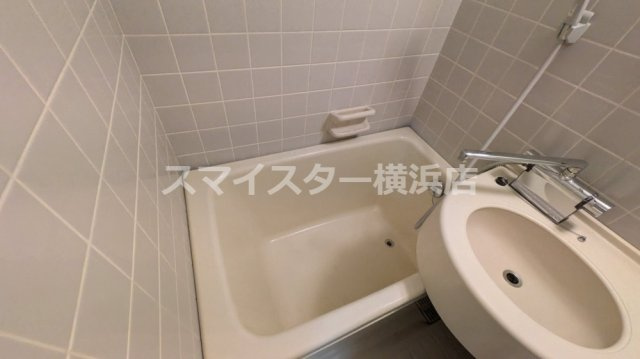 横浜市西区北軽井沢の賃貸マンションの浴室