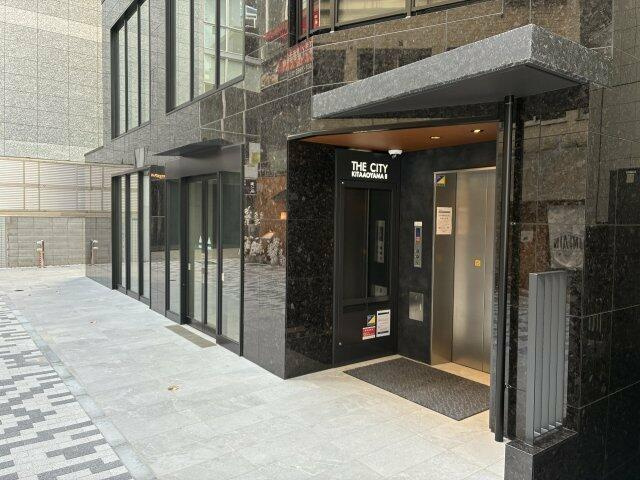 ＡＲＩＳＴＯ北青山　5Fのエントランス