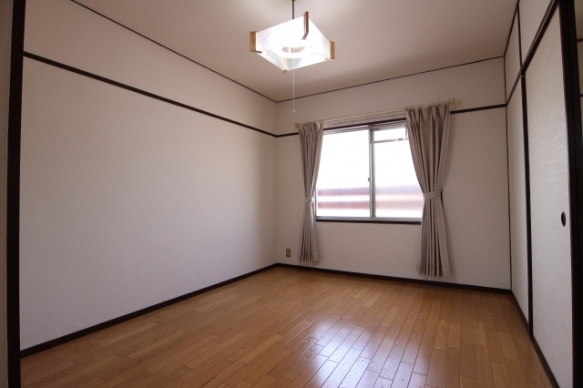 旭が丘コーポの子供部屋