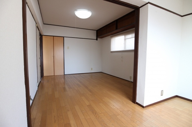 旭が丘コーポの洋室