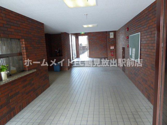 大阪市鶴見区諸口３丁目の賃貸マンションのロビー