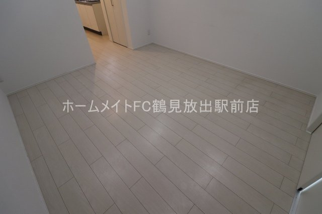 東大阪市森河内西１丁目のアパートの居間・リビング