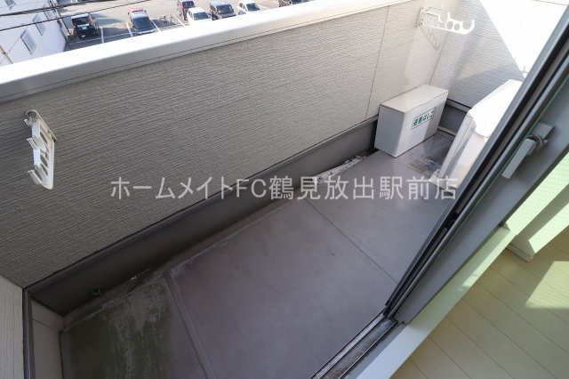 東大阪市森河内西１丁目のアパートのバルコニー