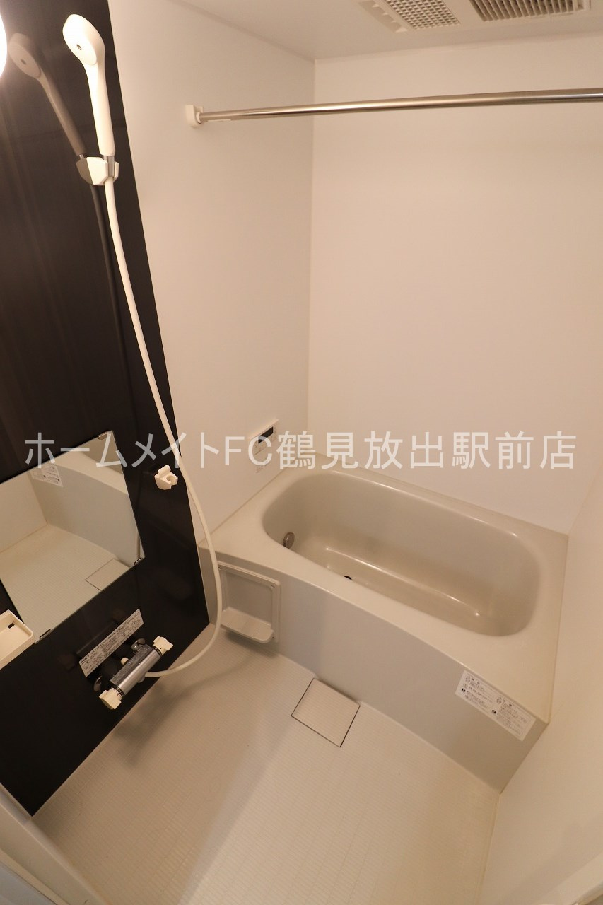 東大阪市森河内西１丁目のアパートの浴室
