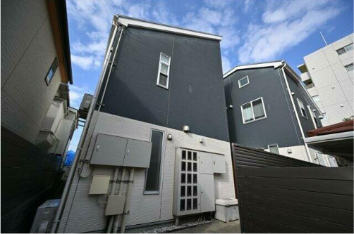 新宿区西落合４丁目のアパートの外観