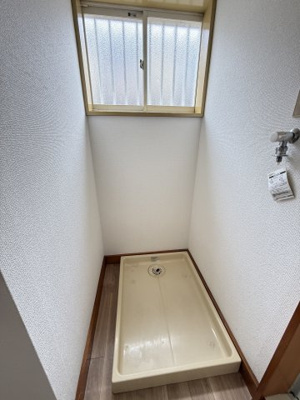 【設備】 | フラワーハイツ | 屋内洗濯機置き場