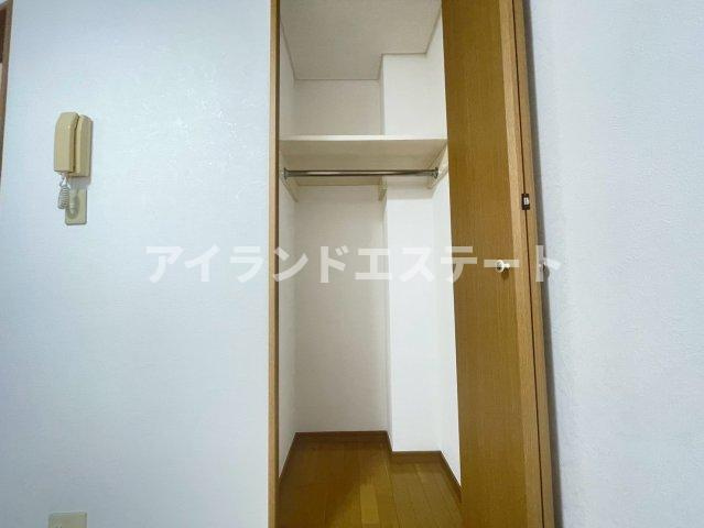 グランピエール　角部屋　陽当たり良好　ネット無料の収納
