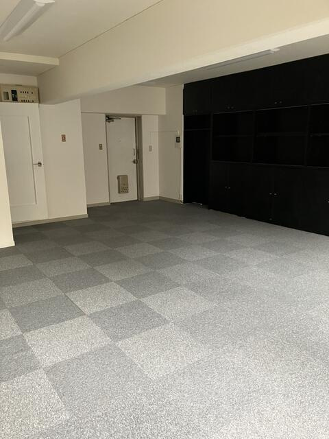 東建ニューハイツ西新宿の駐車場