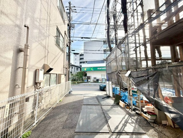 北区田端6丁目　新築戸建の前面道路含む現地写真|2026.04.20撮影

現地ご見学希望・資料請求などお気軽にお問い合わせ下さい！
03-5990-5201