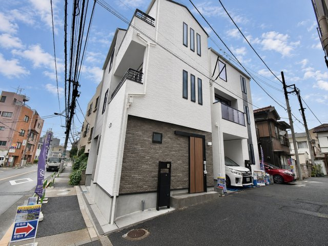 北区田端6丁目　新築戸建の前面道路含む現地写真|2026.07.26撮影

現地ご見学希望・資料請求などお気軽にお問い合わせ下さい！
03-5990-5201