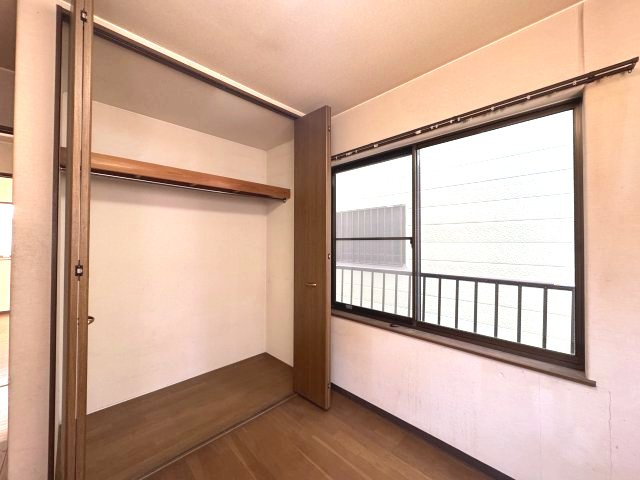 江戸川区興宮町売戸建の収納|【クローゼット】