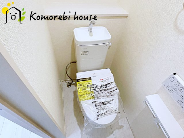 鴻巣市人形1丁目　新築一戸建て　ブルーミングガーデン　01のトイレ
