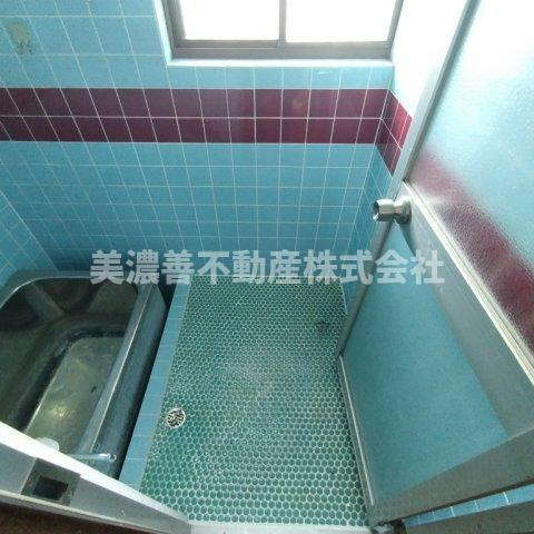 ６００１７　岐阜市大洞桐が丘中古戸建の浴室