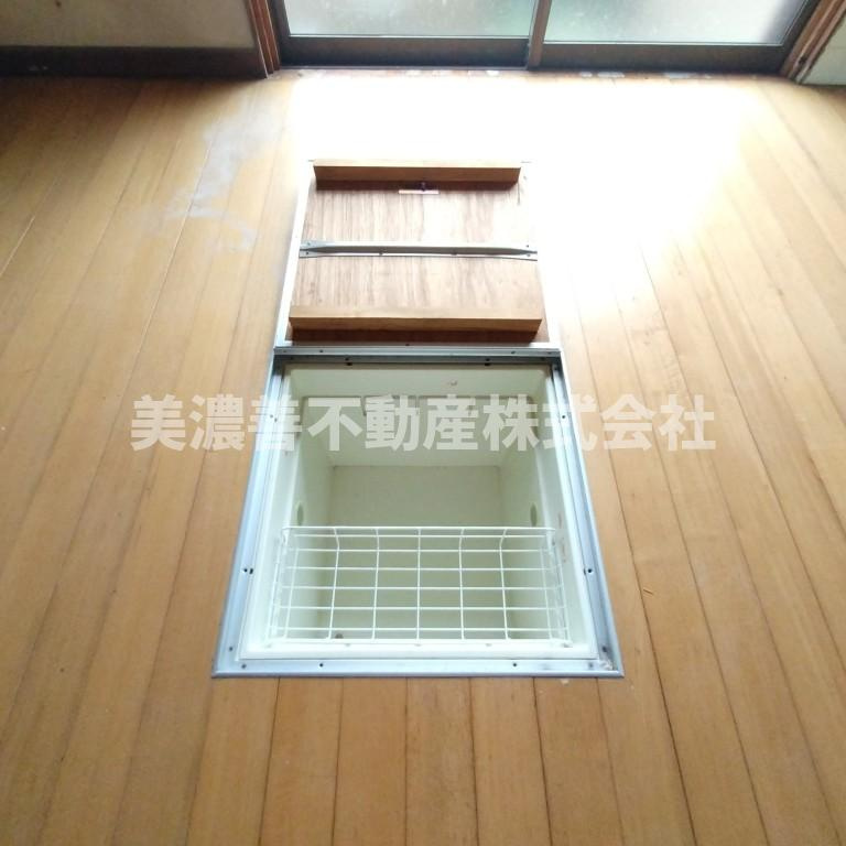 ６００１７　岐阜市大洞桐が丘中古戸建の収納