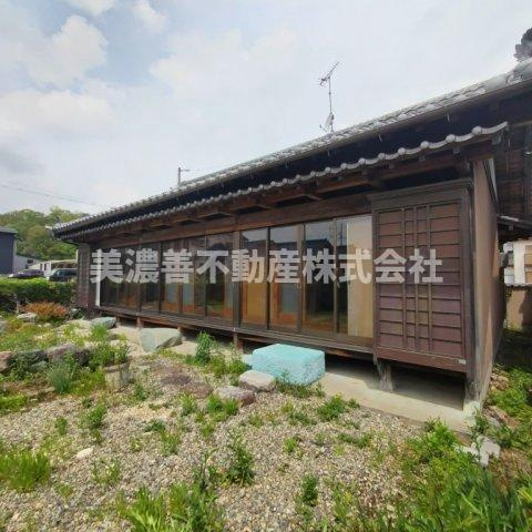 ６００１７　岐阜市大洞桐が丘中古戸建の庭